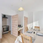 Privatzimmer, Robert Frank Ranshofen - Braunau 홈스테이 브라우나우 암 인