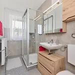 홈스테이 Privatzimmer, Robert Frank Ranshofen - Braunau *