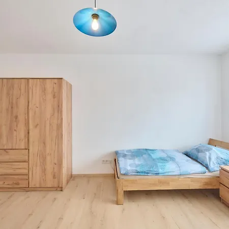 Privatzimmer, Robert Frank Ranshofen - Braunau * Braunau am Inn