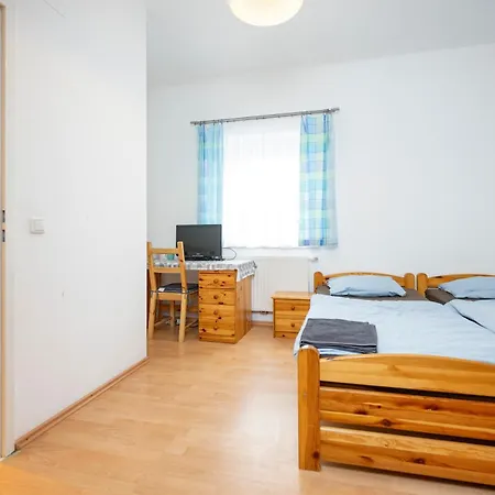 Privatzimmer, Robert Frank Ranshofen - Braunau * Braunau am Inn