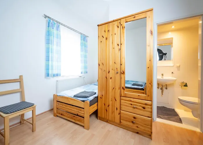 Privatzimmer, Robert Frank Ranshofen - Braunau