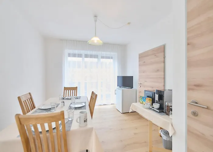 Privatzimmer, Robert Frank Ranshofen - Braunau