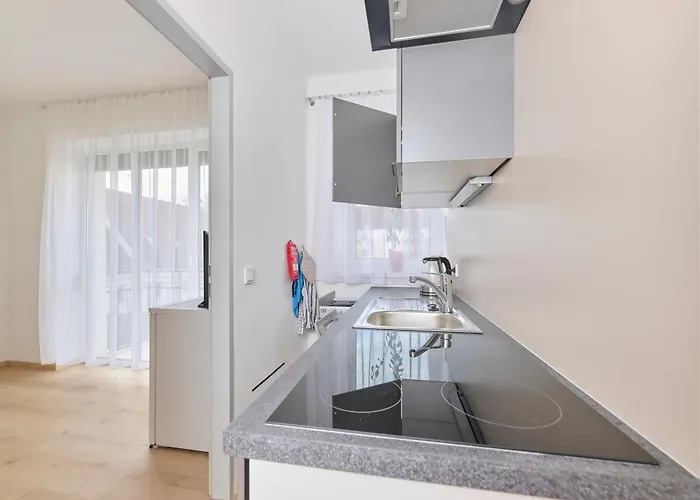 Privatzimmer, Robert Frank Ranshofen - Braunau * Braunau am Inn