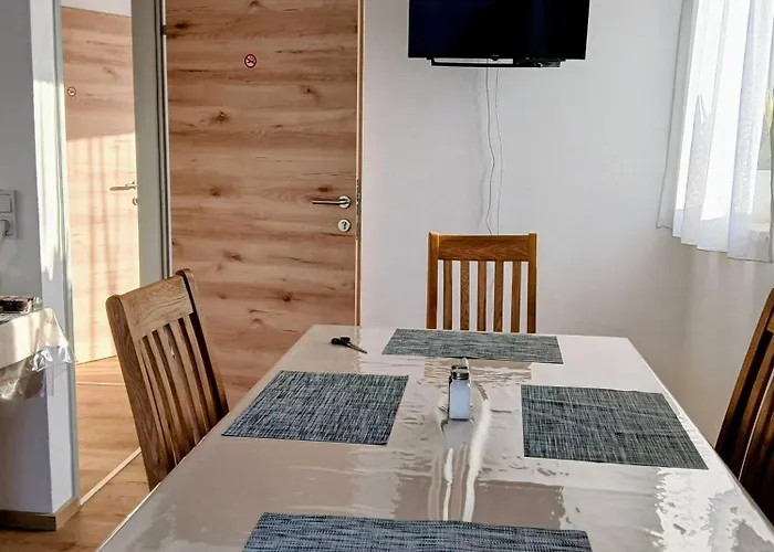 Privatzimmer, Robert Frank Ranshofen - Braunau *