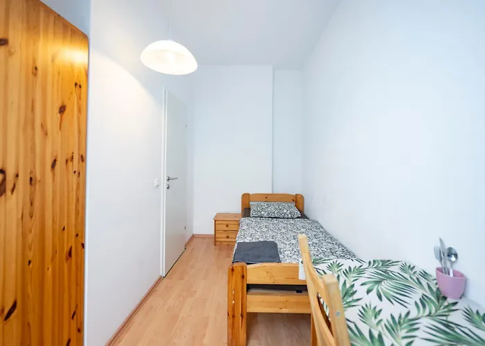 Privatzimmer, Robert Frank Ranshofen - Braunau * Braunau am Inn