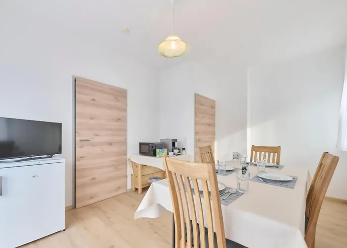 Privatzimmer, Robert Frank Ranshofen - Braunau